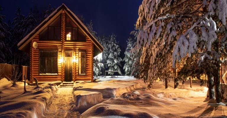 Winterizing a Cottage in Ontario: How to Avoid Damage During the Colder Months